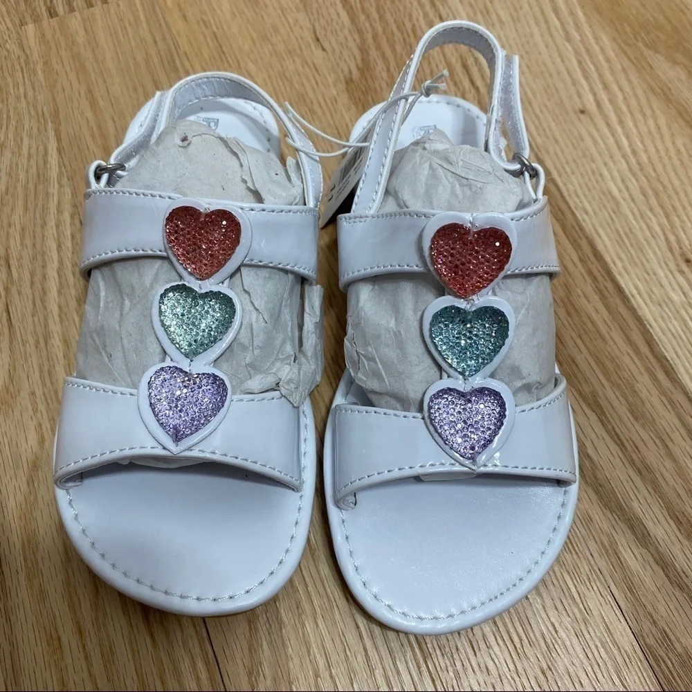 Ruum sandals nwt